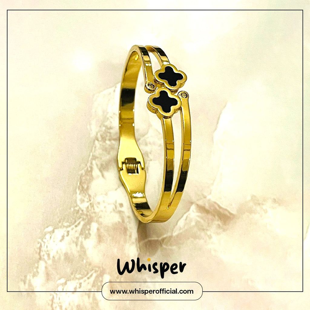 Midnight Clover Elegance Bangle