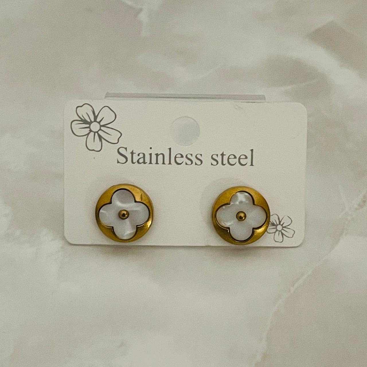 Clover Pearl Studs