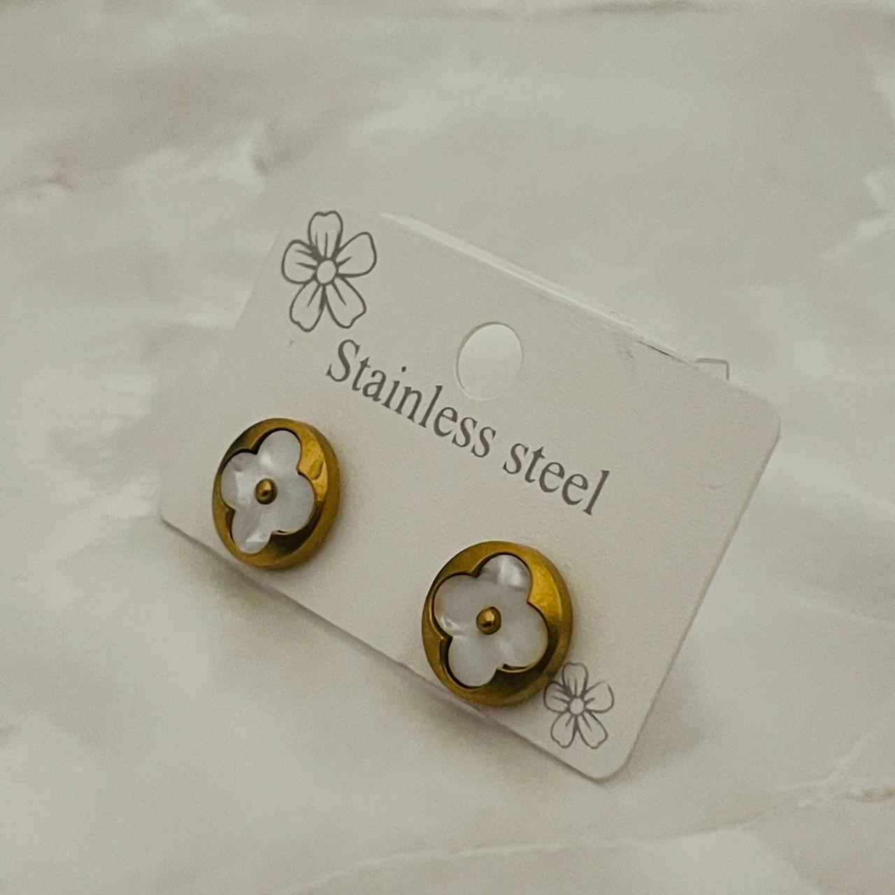 Clover Pearl Studs