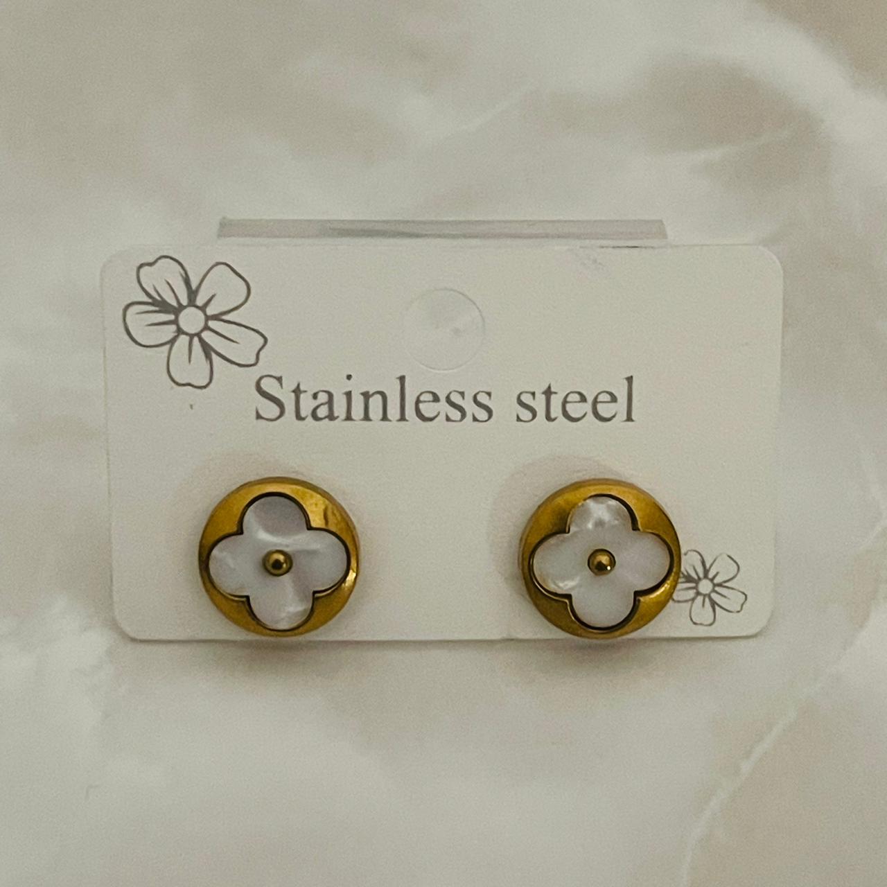 Clover Pearl Studs