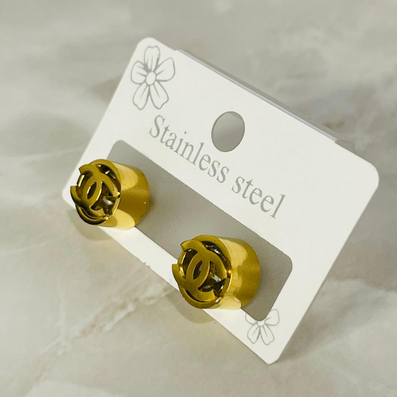 Classic CC Crystal Studs)