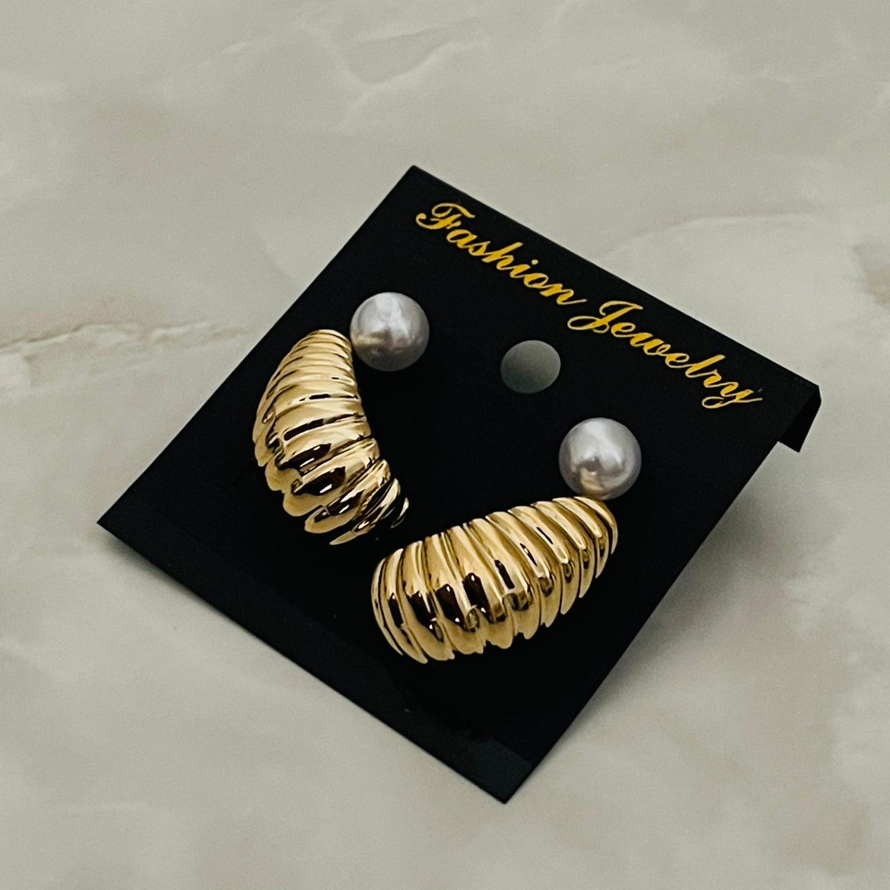 Pearl Ribbed Hoop Earrings