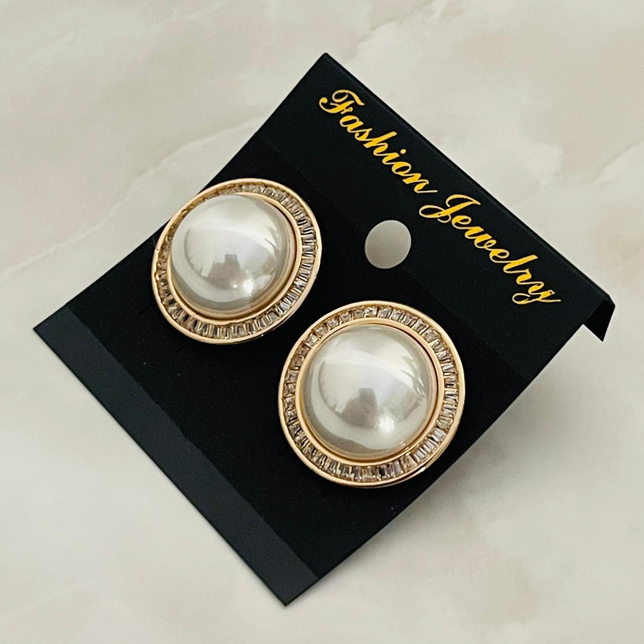 (Pearl Stud with Crystal Rim – Gold Tone)