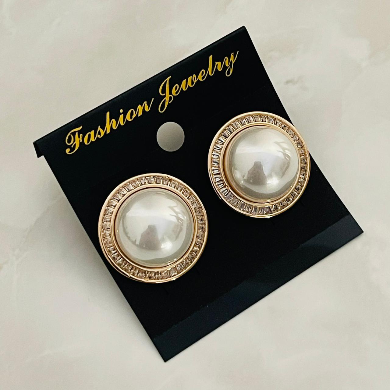 (Pearl Stud with Crystal Rim – Gold Tone)