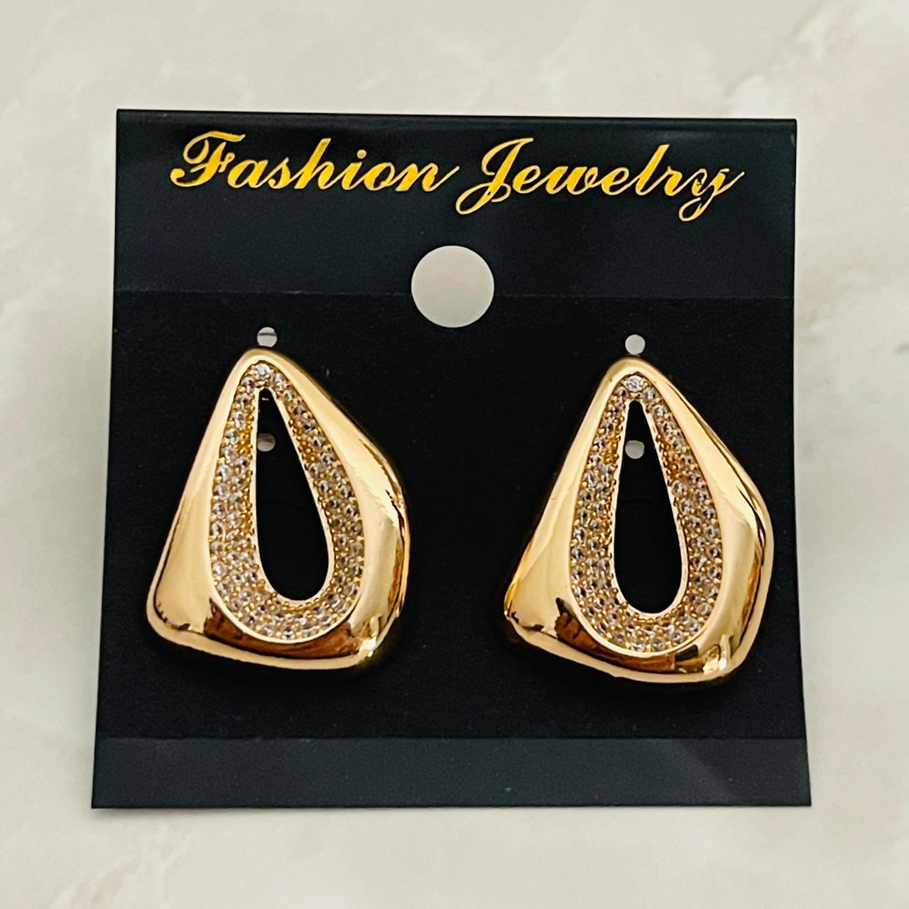 Gold Teardrop Earrings)