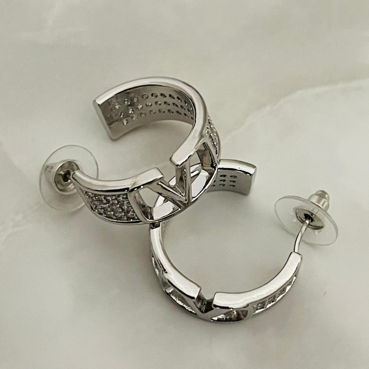 Silver Hoop Style Earrings)