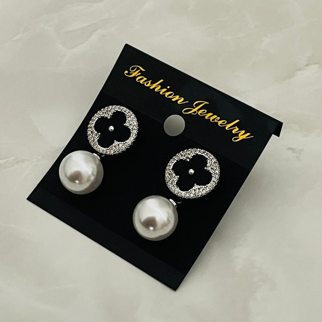 Pearl Clover Studs