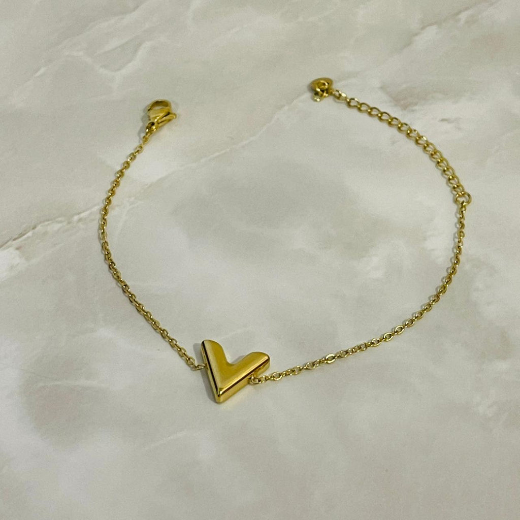 Minimal Heart Bracelet