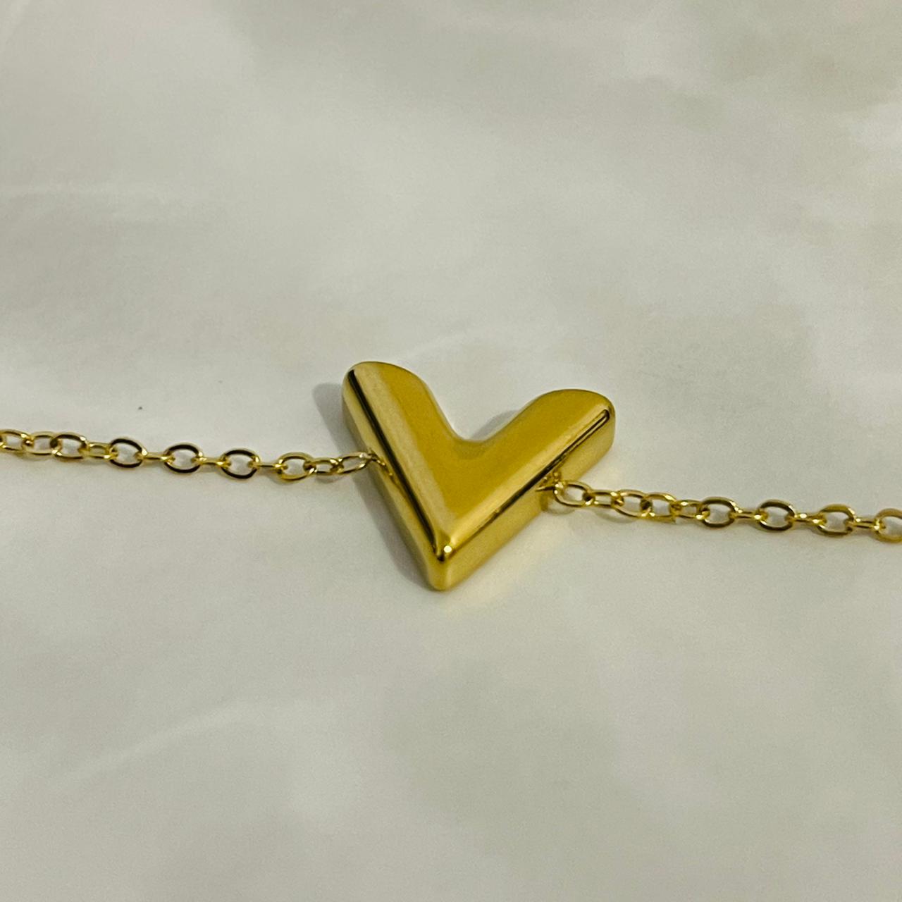 Minimal Heart Bracelet